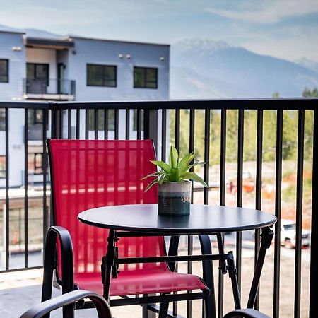 Appartamento Alpine Haven By Revelstoke Vacations Esterno foto