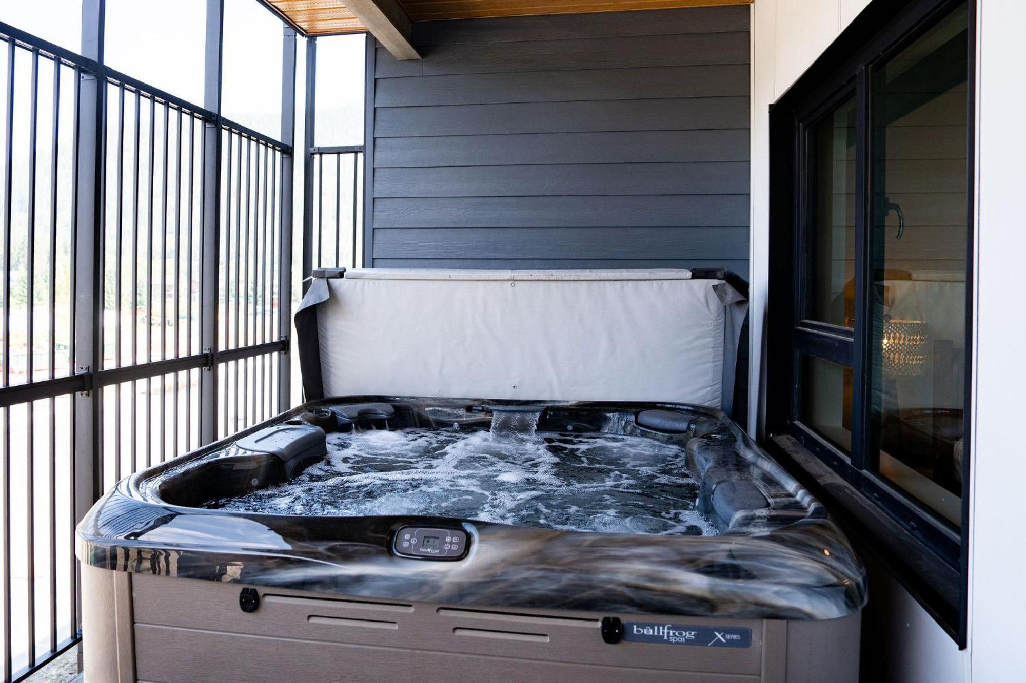Appartamento Alpine Haven By Revelstoke Vacations Esterno foto
