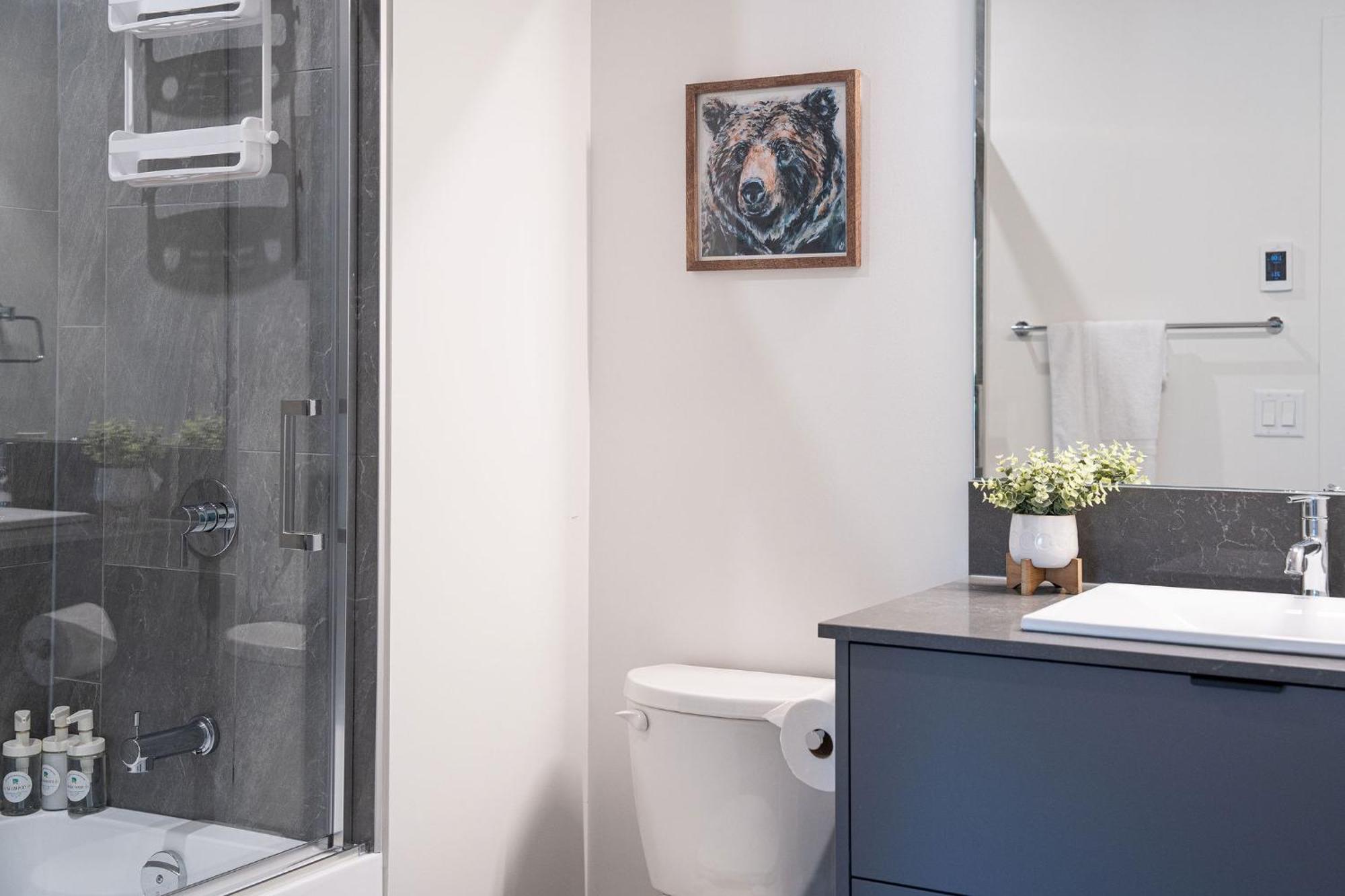 Appartamento Alpine Haven By Revelstoke Vacations Esterno foto