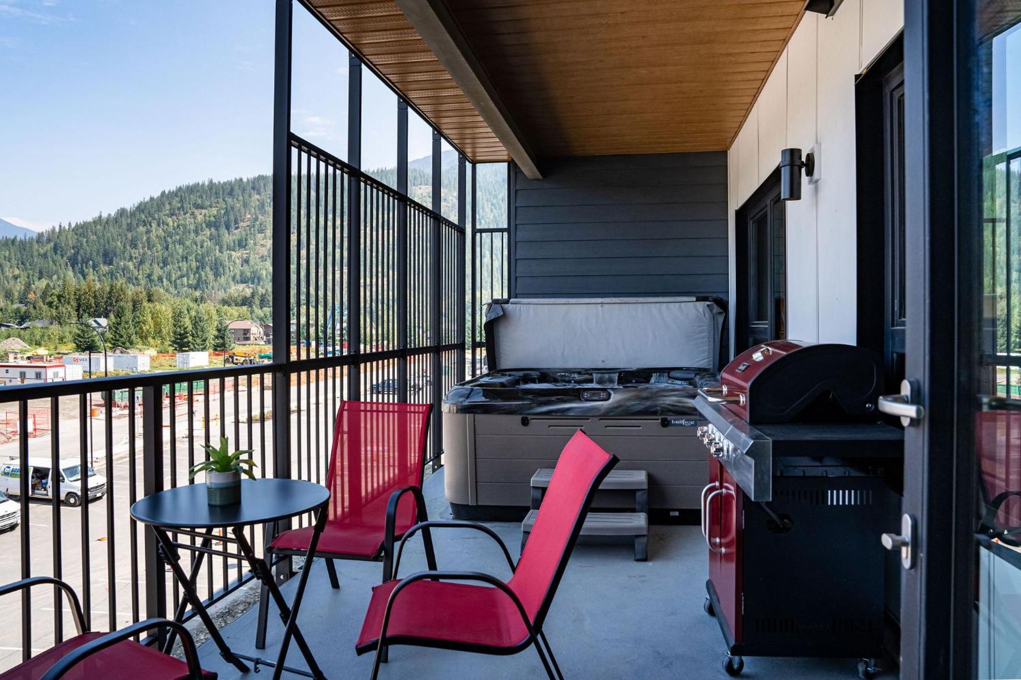 Appartamento Alpine Haven By Revelstoke Vacations Esterno foto