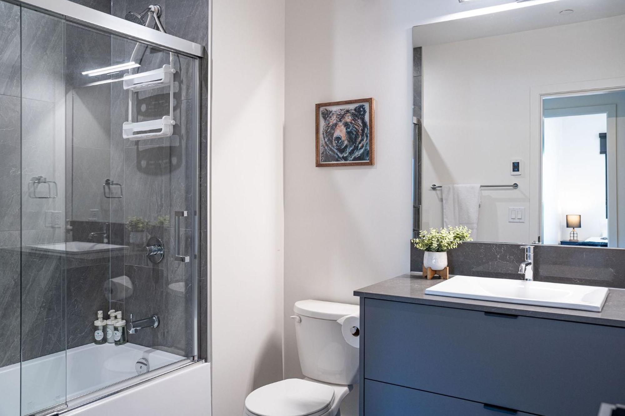 Appartamento Alpine Haven By Revelstoke Vacations Esterno foto