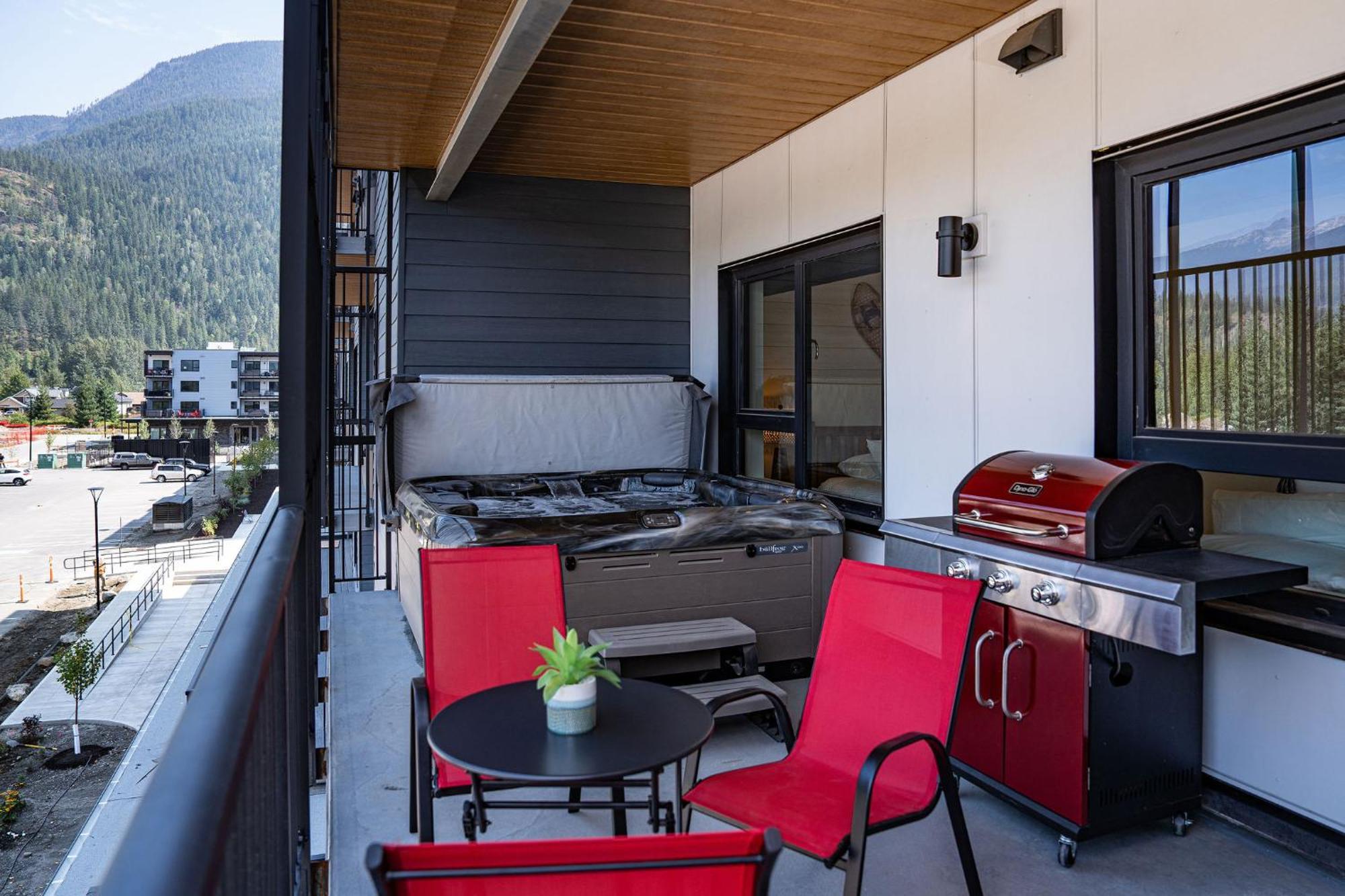 Appartamento Alpine Haven By Revelstoke Vacations Esterno foto