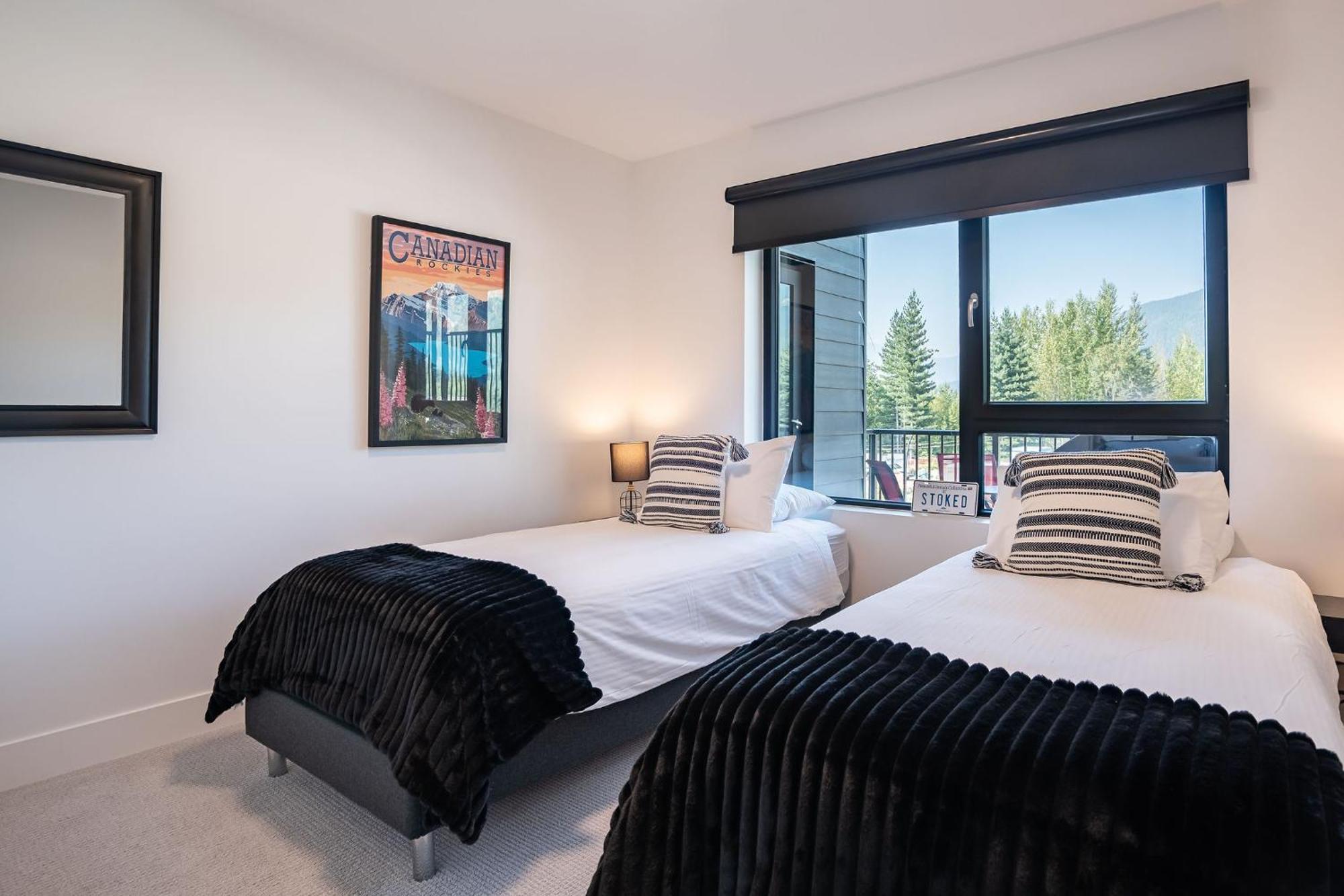 Appartamento Alpine Haven By Revelstoke Vacations Esterno foto