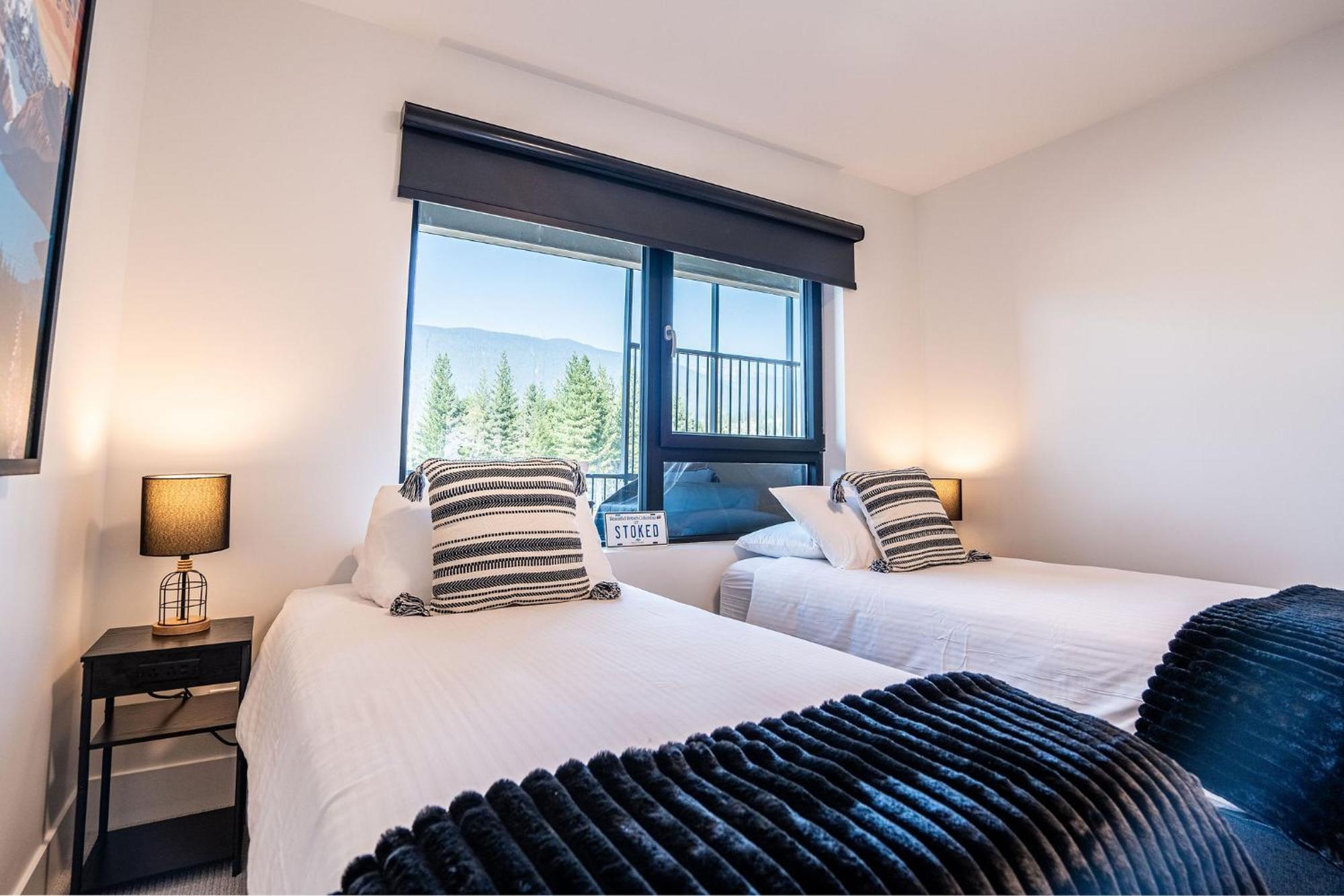 Appartamento Alpine Haven By Revelstoke Vacations Esterno foto