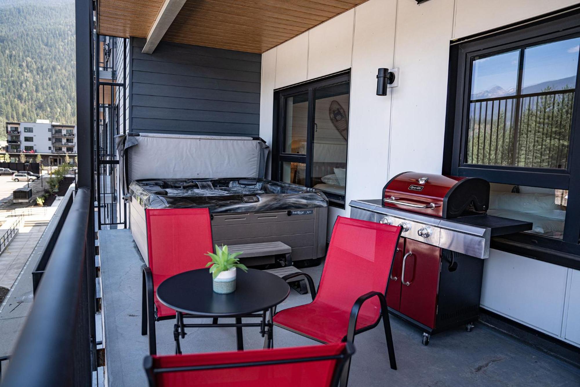 Appartamento Alpine Haven By Revelstoke Vacations Esterno foto