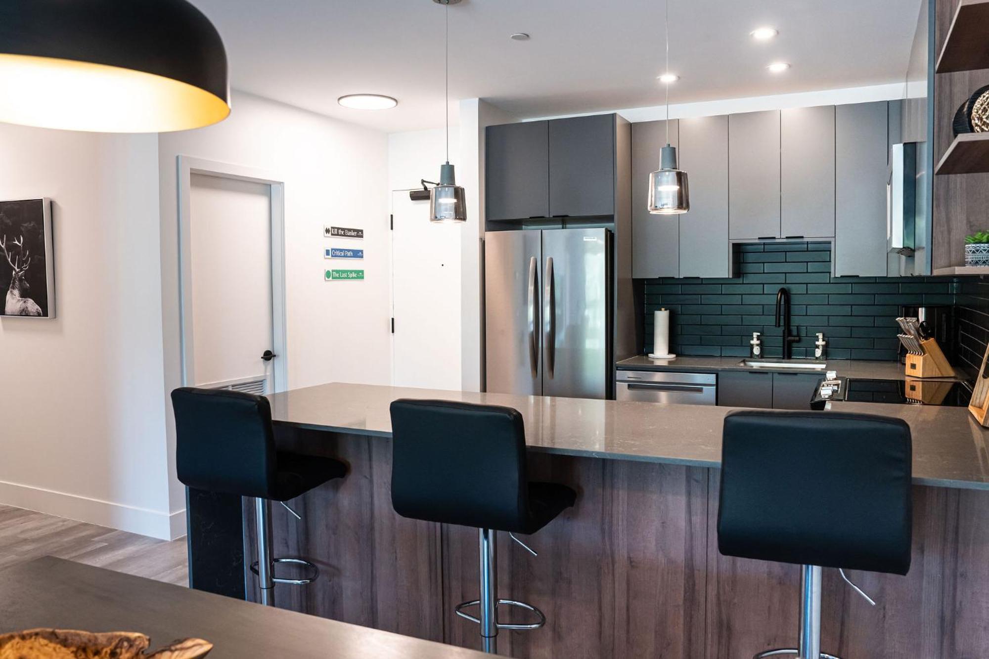Appartamento Alpine Haven By Revelstoke Vacations Esterno foto